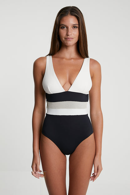 Maillot de Bain 1 pièce Triangle Julia IODUS - Dos Découpe Carré Élégant